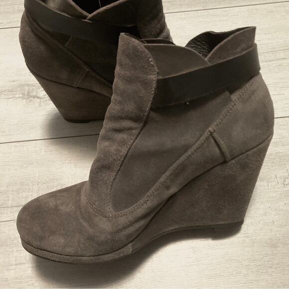 Allsaints Boots Taupe Suede Ankle booties Sz 38 or 7.5 Great cond 3.5” Heel $325 - Picture 12 of 16